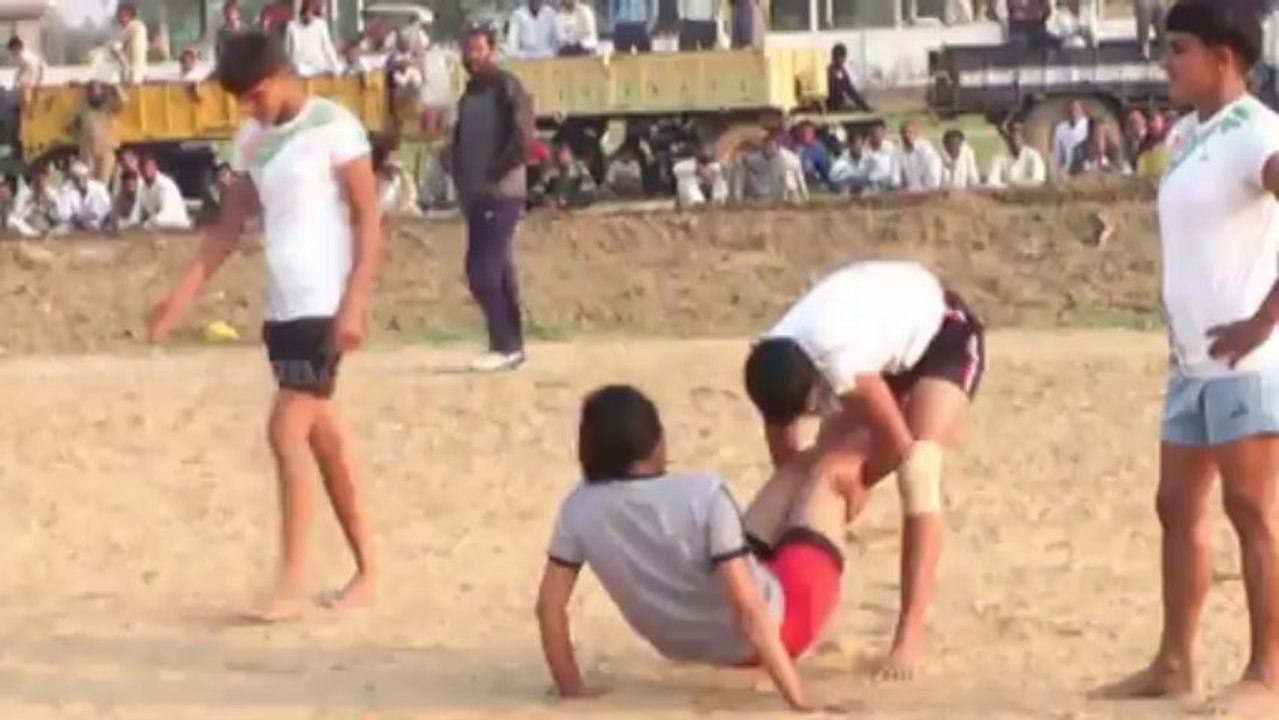 Catcher Catch 01 - FreeStyle Girls Kabaddi Tournament 2013 Match 12
