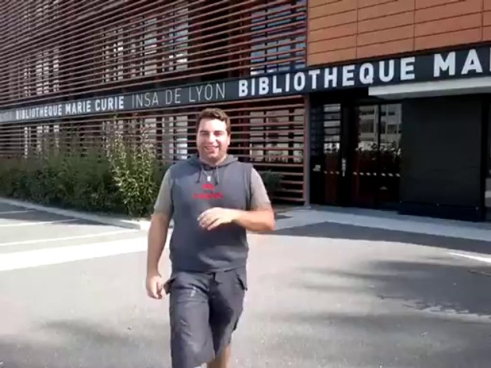 papa court apeès ethan en vélo