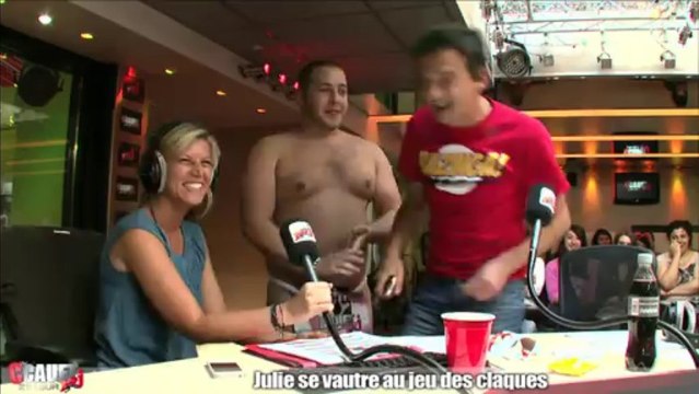 Julie se vautre au jeu des claques - C'Cauet sur NRJ