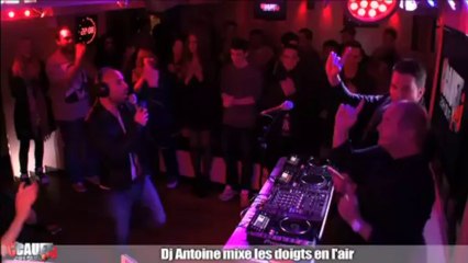 DJ Antoine mixe les doigts en l'air - C'Cauet sur NRJ