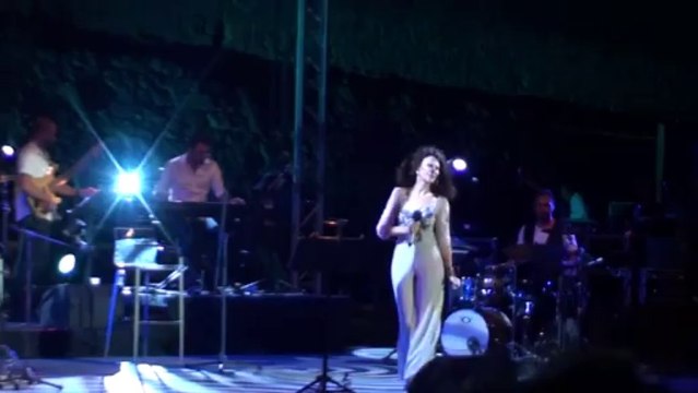 Ελευθερία Αρβανιτάκη - Πόσα περάσαμε (28 Αυγούστου 2013, Ρόδος, Θέατρο Μεσαιωνικής Τάφρου)