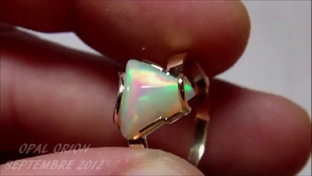 AAB10 - OPAL ORION - Bijou Bague Or 18 carats & Opale Welo Ethiopie Sur mesure
