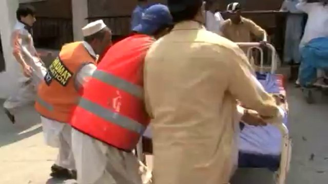 Atentado contra cristãos deixa 72 mortos no Paquistão