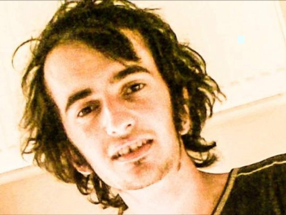 Burak  Tuzcuoğlu -  Listen  :)
