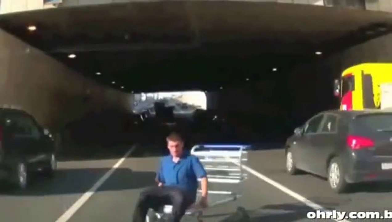 Russians are the best... and Craziest!!! Cars, Accidents, Music, AK47, Army, Dogs...