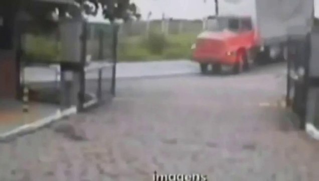 Fail Compilation : car crashes, sports fails, amazing things...