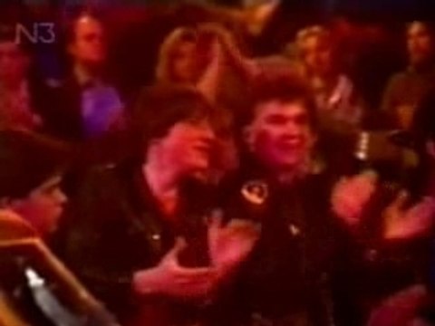 The Ramones - Needles And Bird