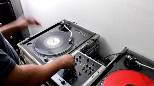 Canon T3i Rebel HD Video Test Scratching On The Turntables