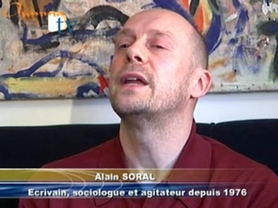 Alain Soral parle du voile à l'école