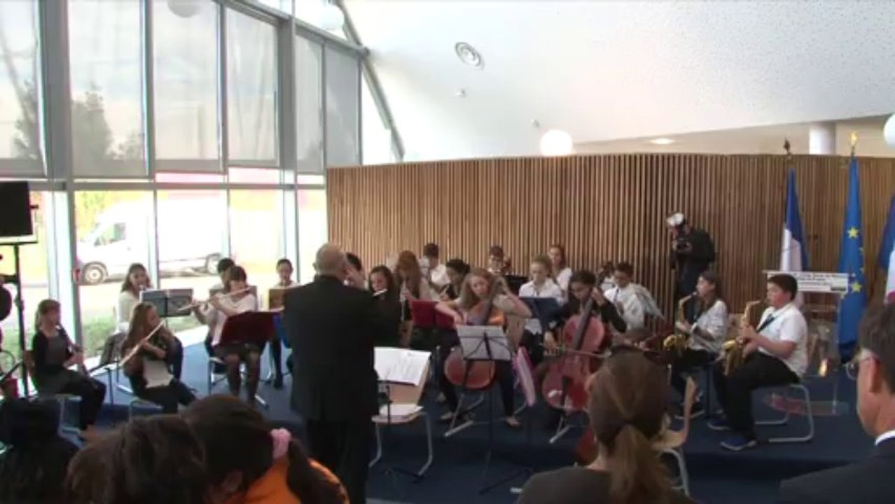 Collège Pierre De Ronsard Tremblay En France