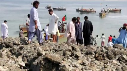Methane gas rises from island created by Pakistan quake