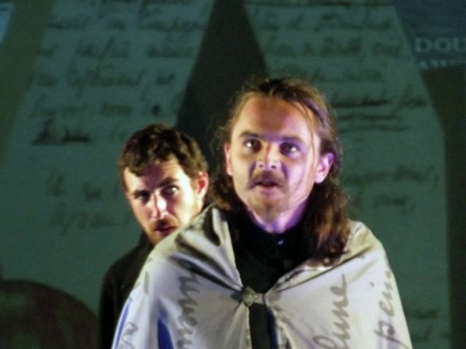 Regard sur la tournée 2013 du Faust de Rostand, mis en scène par Maude et Philippe Bulinge