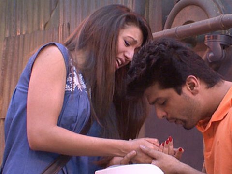 Bigg Boss 7 Couple Alert Kushal and Gauhar 23rd Sept 2013