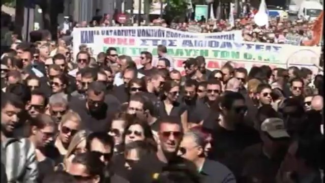 Grecia. Funerale del lavoro ad Atene. Polizia in piazza