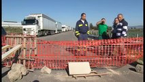 Acerra (NA) - I lavoratori bloccano il termovalorizzatore -2- (23.09.13)