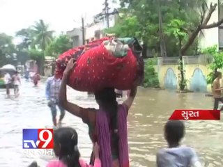 Скачать видео: Tv9 Gujarat - Heavy downpour cripples South Gujarat