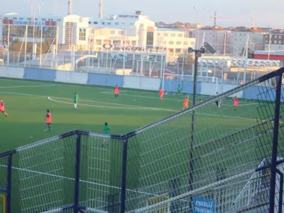 tuzla spor maçı oyunu iyi açıyor.
