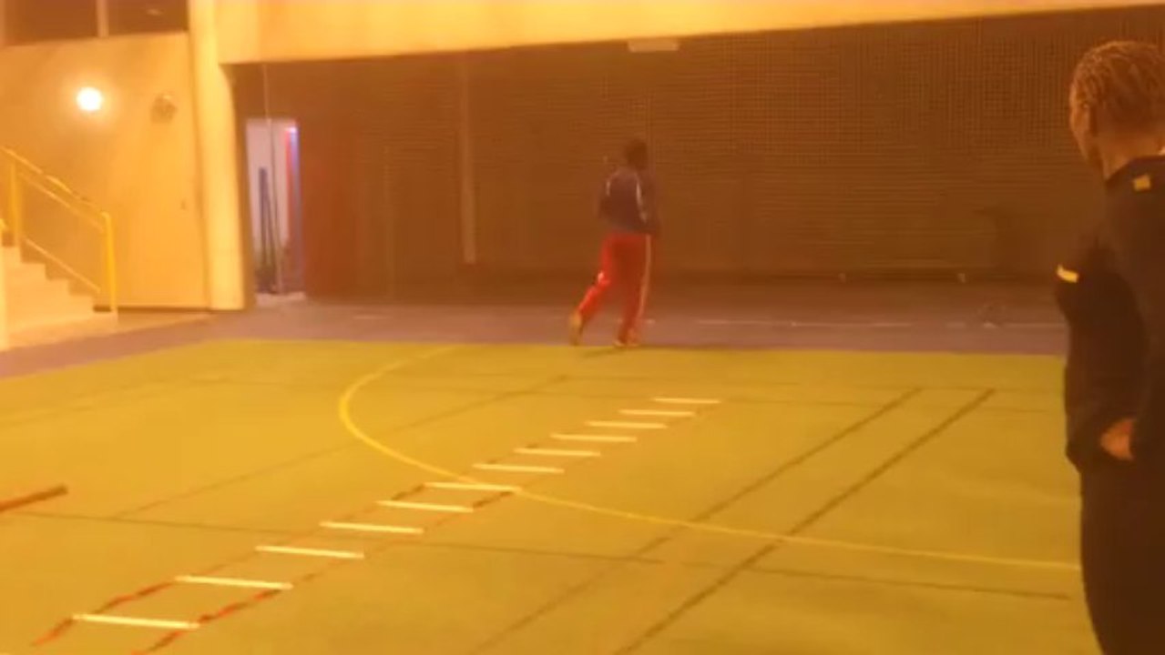 KEVIN PLOTS LATTES HAIE  ELASTIQUE EN SALLE DYNAMIQUE AU SOL