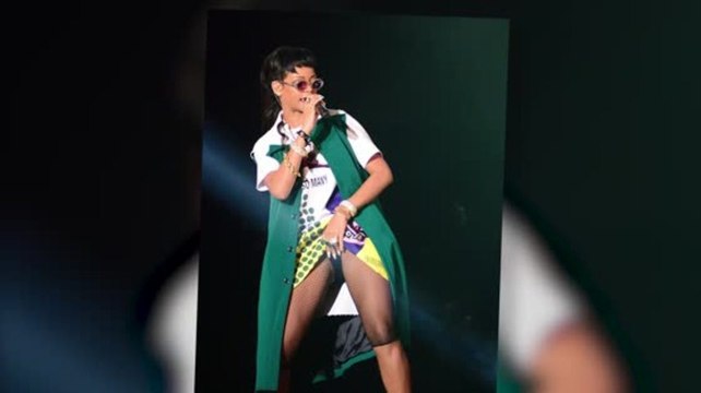 Rihanna heiß bei Grand Prix in Singapore nachdem sie Bikinifotos teilte