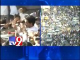 Y.S Jagan Mohan Reddy walks out from jail after 16 months - Part 2