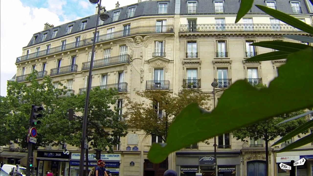 La Mystérieuse Cariatide Géante de la Rue de Turbigo (Paris)