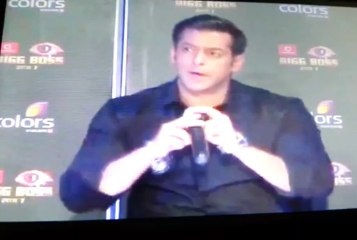 SALMAN KHAN TALK ABOUT HIS HUG TO SHAHRUKH KHAN