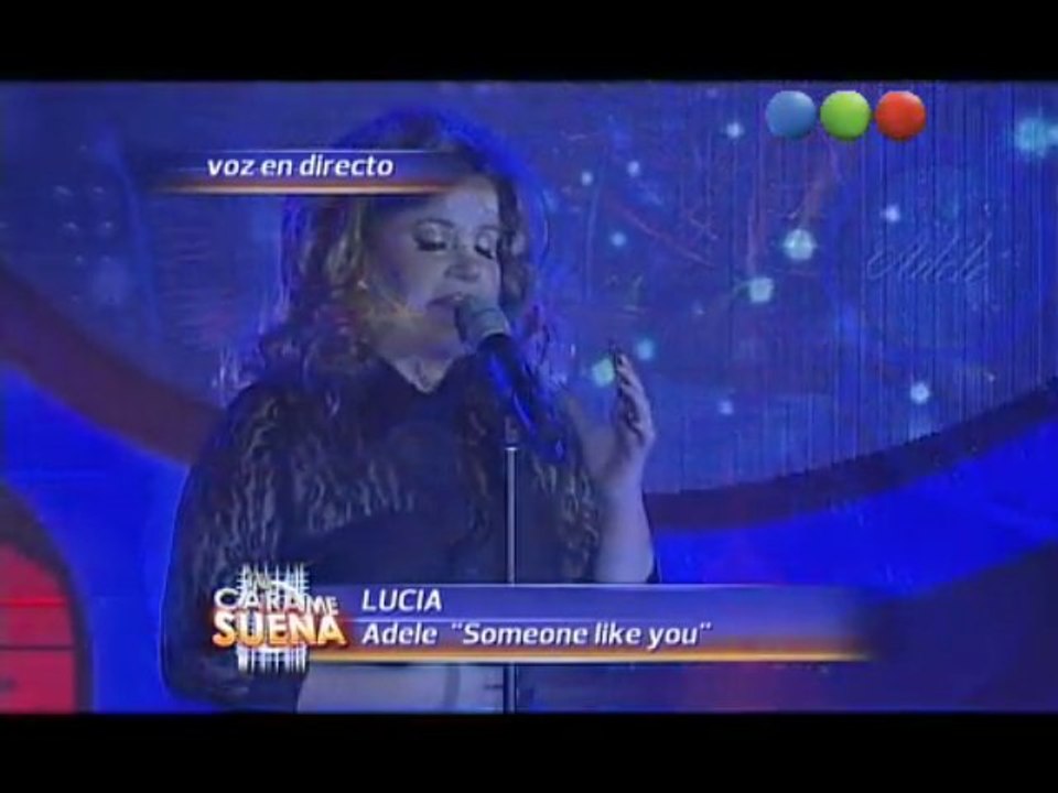 Lucía Galán como Adele