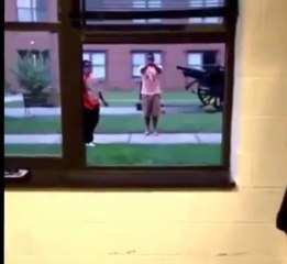 како НЕ треба да скокате низ прозор