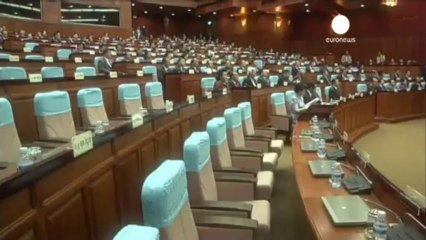 El Parlamento de Camboya reelige al "eterno" Hun Sen...