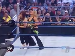 Beth Phoenix vs. Vickie Guererro (5 on 1 handicap match)