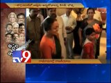 Seemandhra Congress MPs slow and steady over resignations - Tv9 Report