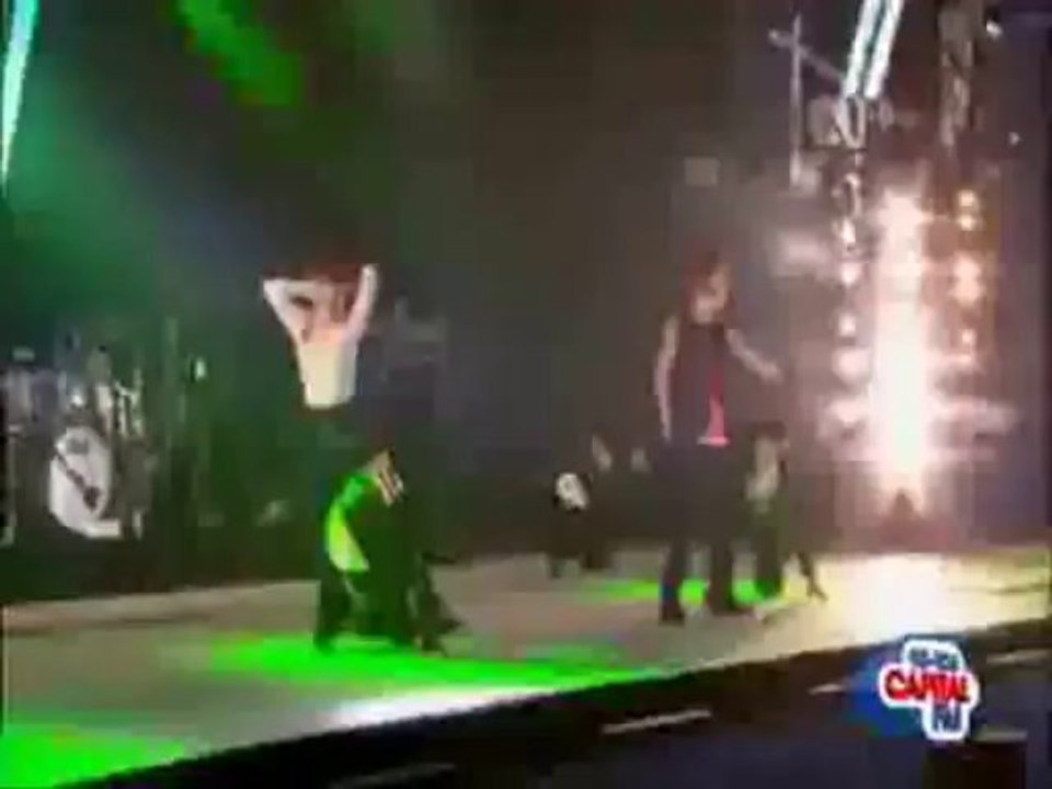 Slave To The Rhythm LIVE - Michael Jackson ft Justin Bieber