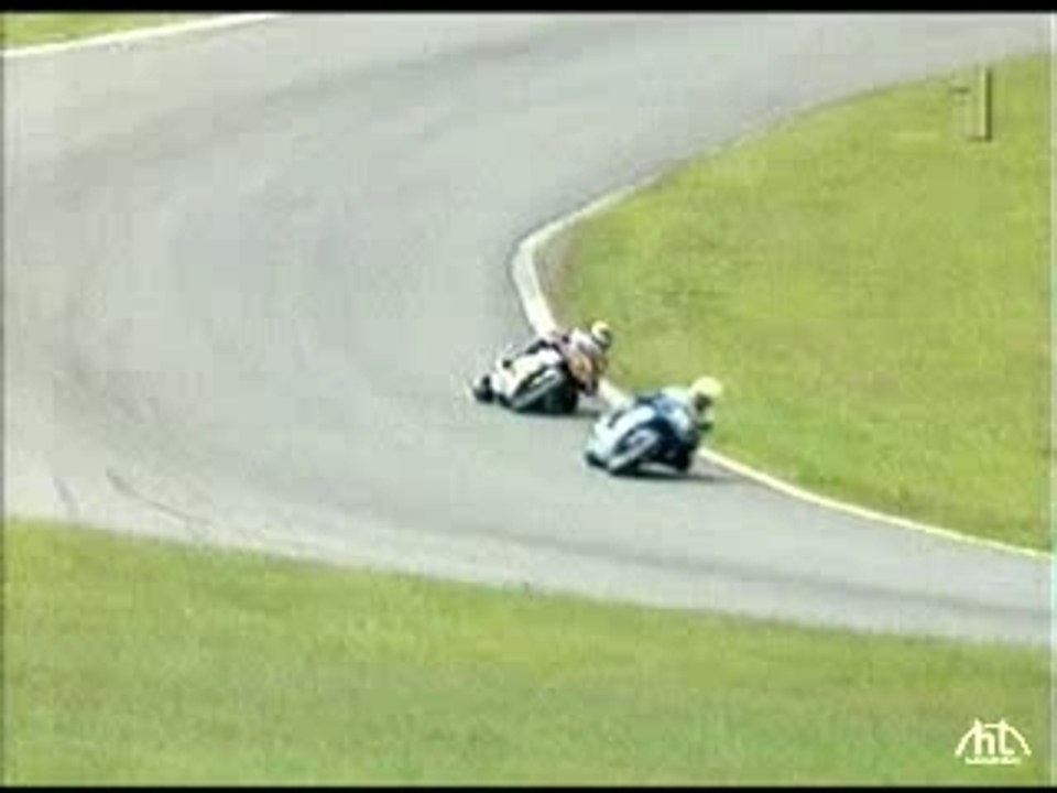 Une chute de moto  grande vitesse 3