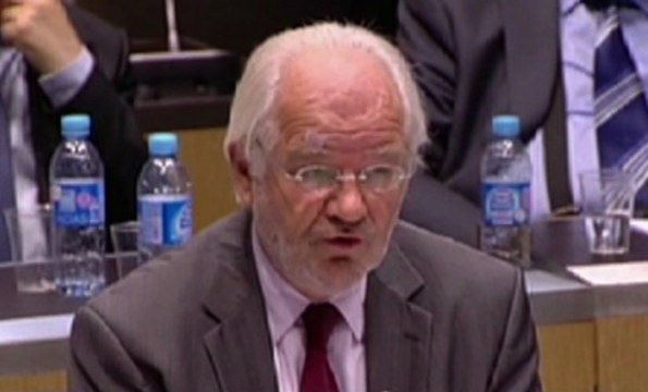 ZAPPING ACTU DU 26/09/2013 - L instinct meurtrier du sénateur UMP Eric Doligé