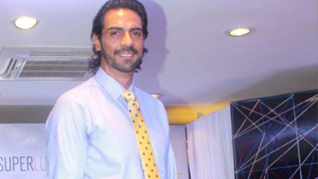 Arjun Rampal Launches New Range Of Arrow Shirts | Superluxe