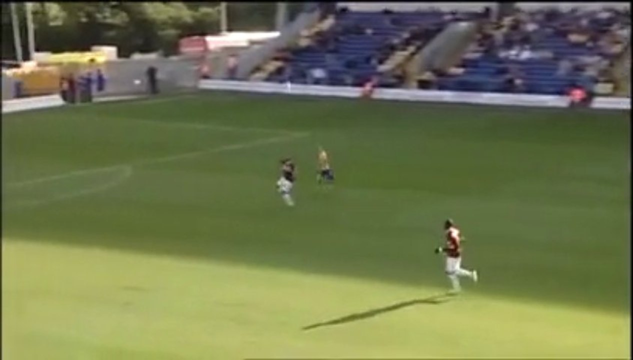 Football : une belle boulette! But contre son camp!