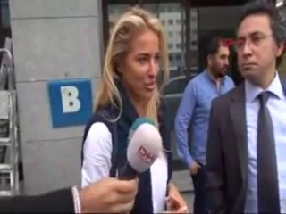 Korsan CD İçin İçeri Alınan Burcu Esmersoy