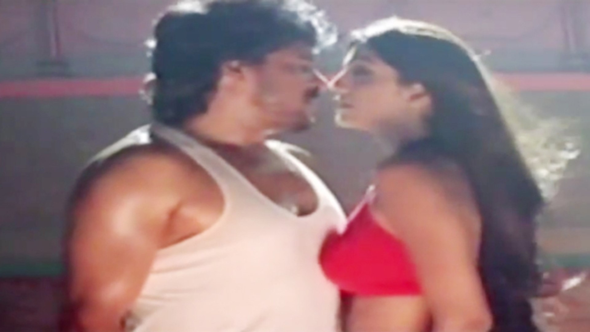 Shilpa Shetty Getting a HOT Massage from Upendra Auto Shankar Kannada Movie Scene