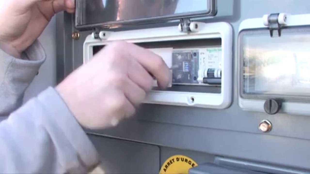 Het differentieel van een stroomaggregaat instellen.