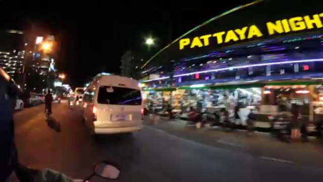 Last night in Pattaya - Scooter - 1136