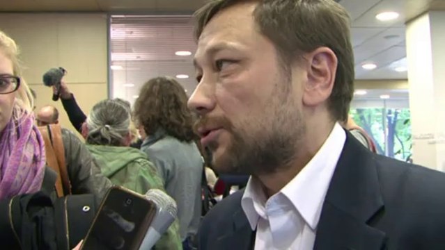 Greenpeace hope to free Russia-held oil protesters