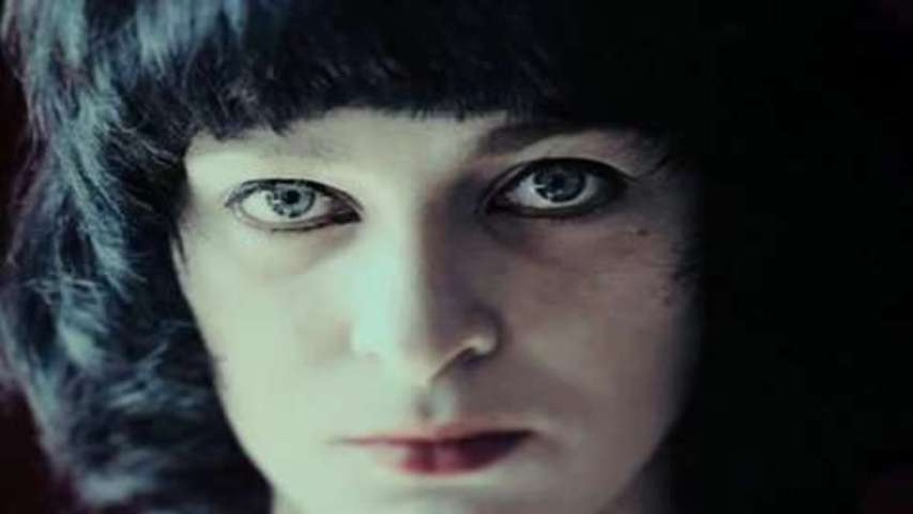 In The Darkroom - Clip (Deutsch) HD