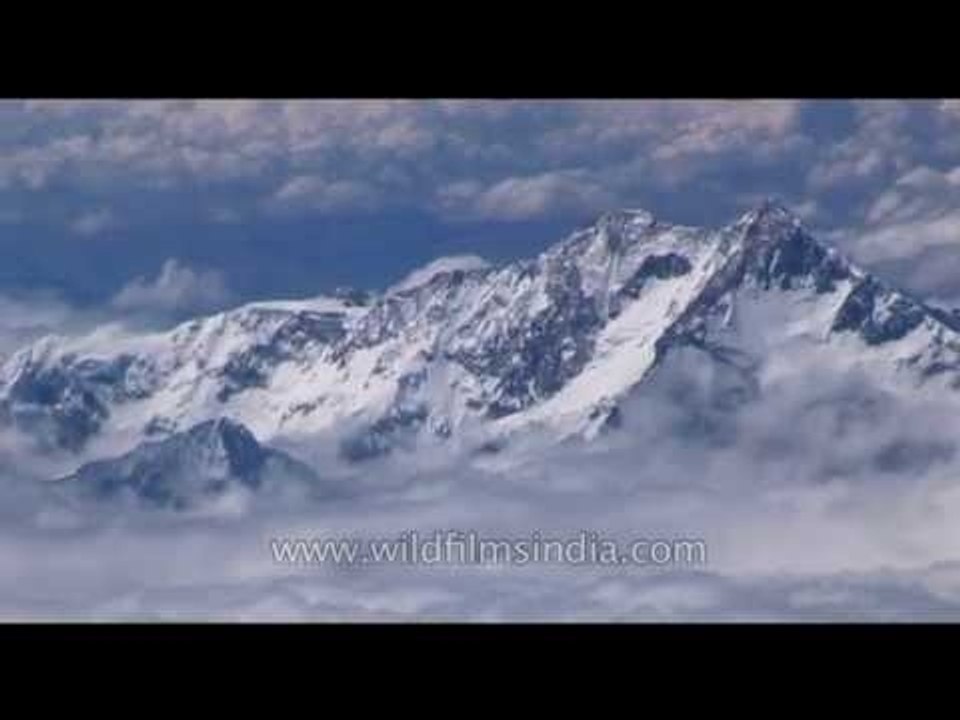 Flying past Kangchenjunga peak