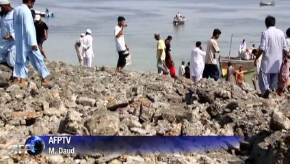 Une île émerge dans la mer d'Arabie après le séisme au Pakistan