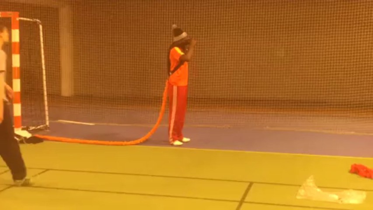 KEVIN ELASTIQUE EN SALLE 2X