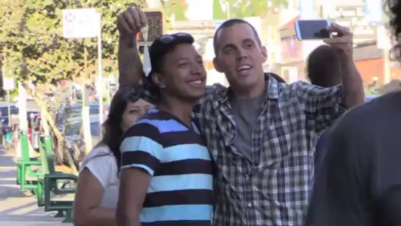 Blague de la photo avec un préservatif avec Steve-O