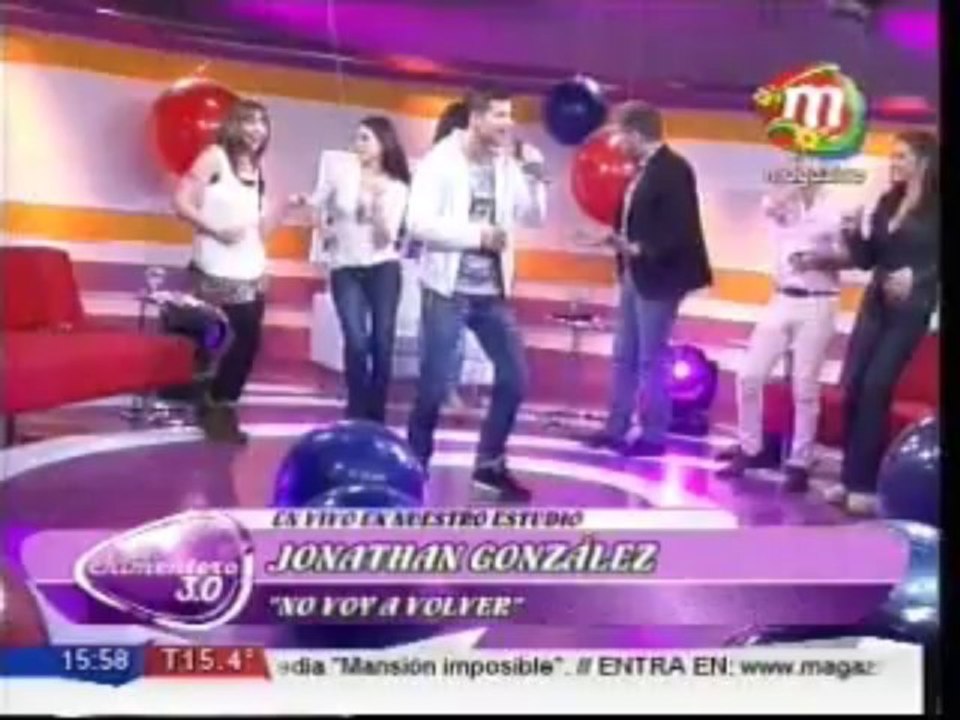 Jonathan González cantó en el chimentero "No voy a volver"
