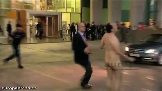 Un homme nu déboule devant la reine d’Espagne