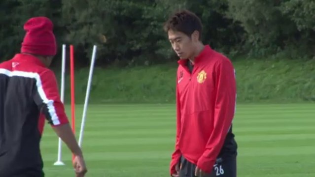 Moyes hails Giggs, pans Kagawa
