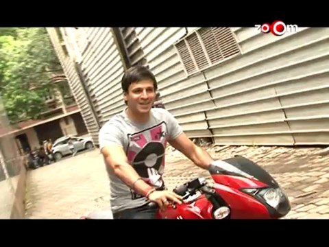 Krrish 3 - Vivek Oberoi in love with Hrithik Roshan